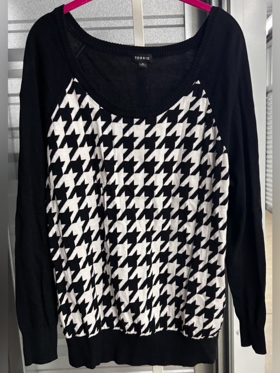 Torrid Tops - Torrid sweater